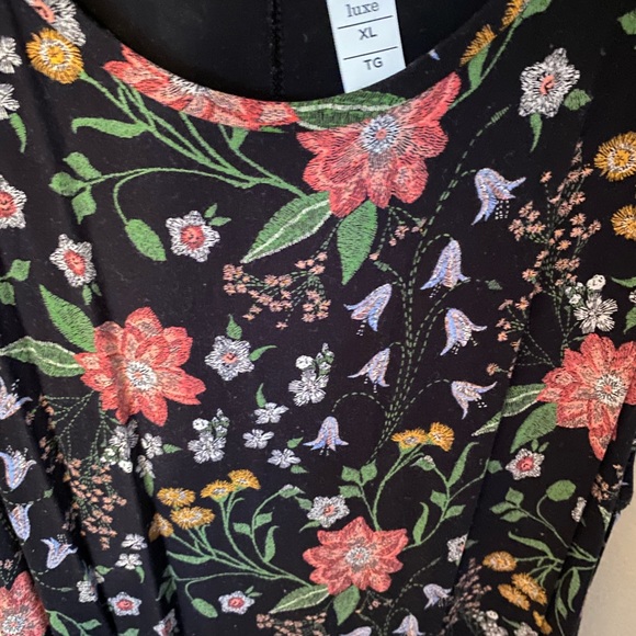 Old Navy Black Tunic Sleeveless Top - Picture 3 of 3